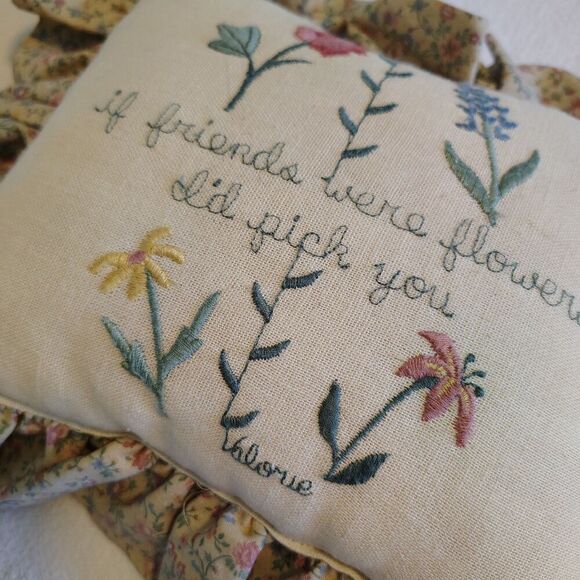 Vtg 90s Embroidered Ruffle FRIENDS Throw Pillow Cream Cottagecore Flowers Floral - Picture 4 of 5